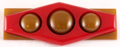BP124 red/olive bakelite deco bar pin